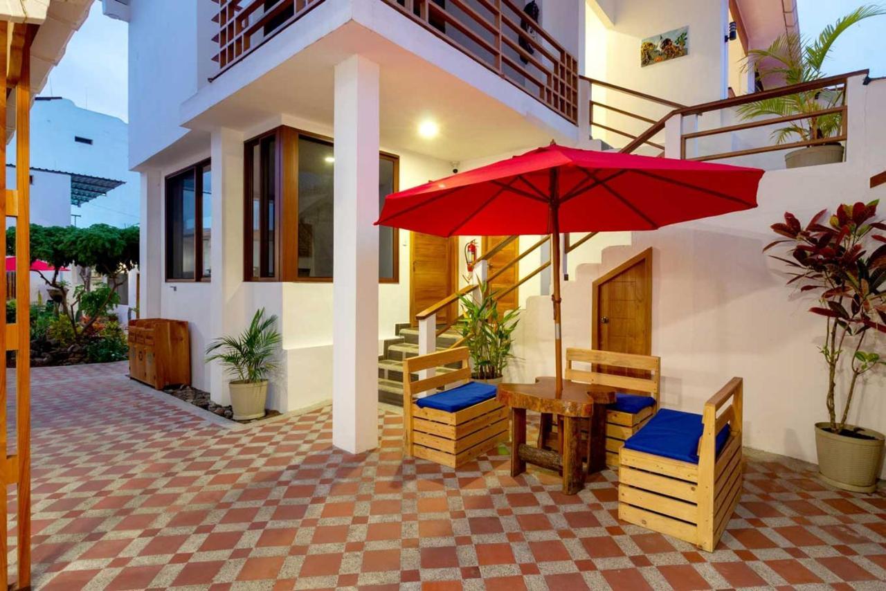 Plaza Luna Suites Puerto Ayora  Exterior foto