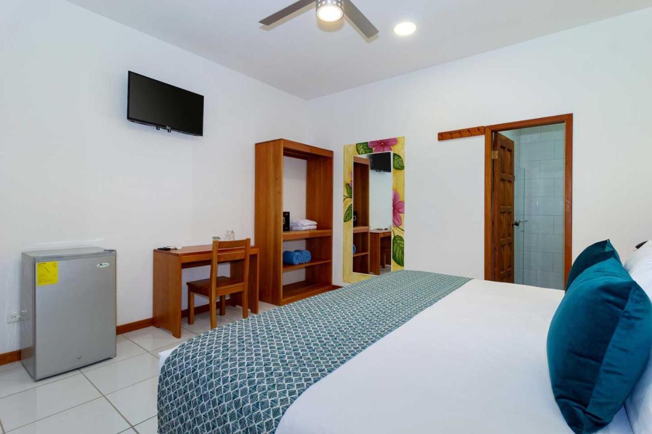 Plaza Luna Suites Puerto Ayora  Exterior foto