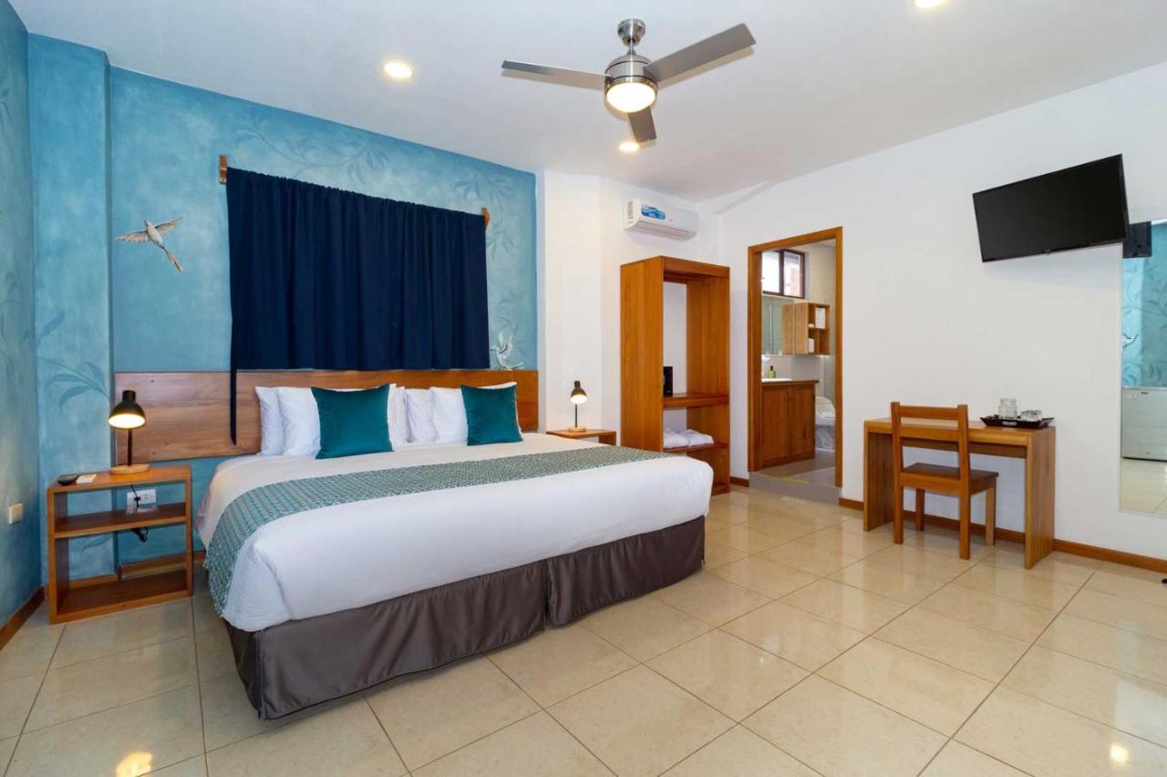Plaza Luna Suites Puerto Ayora  Exterior foto
