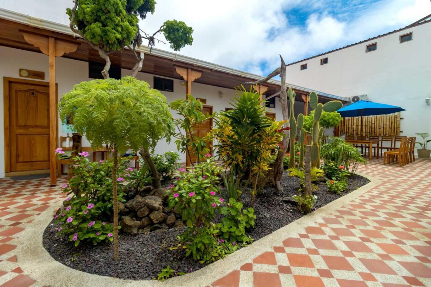 Plaza Luna Suites Puerto Ayora  Exterior foto